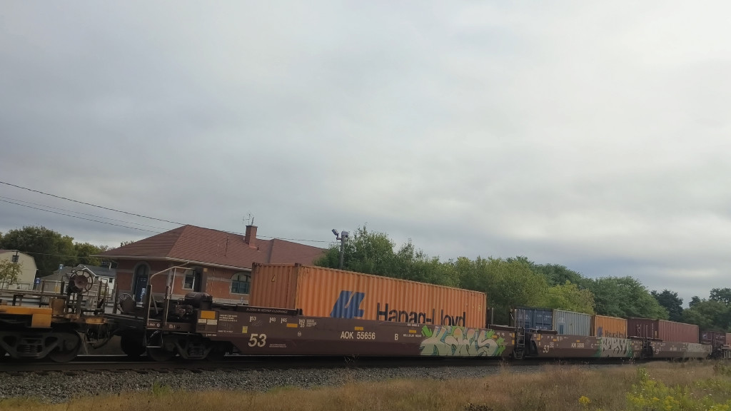 AOK 55656 (Triple Well Car Altogther)